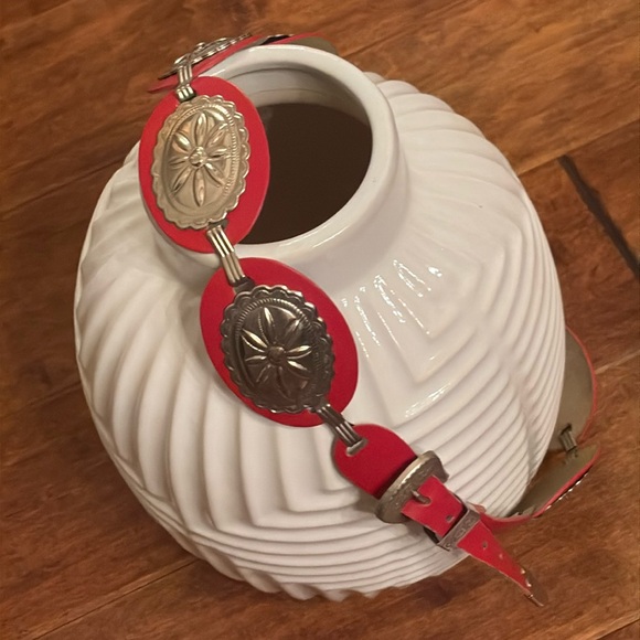 Red leather vintage Concho belt - Picture 3 of 7